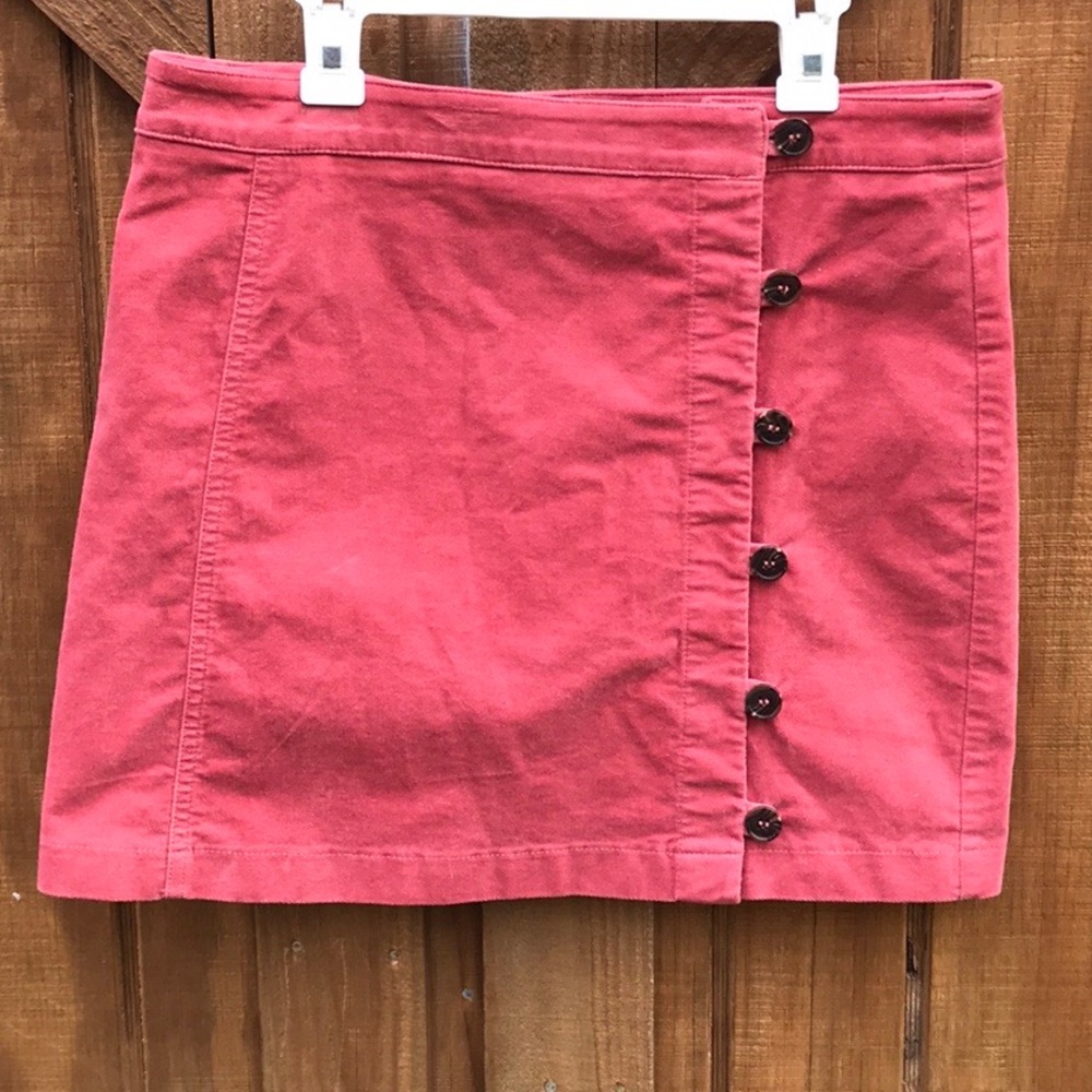 🔴NWT Forever 21 Side Button Mini Skirt in Rose Size Large